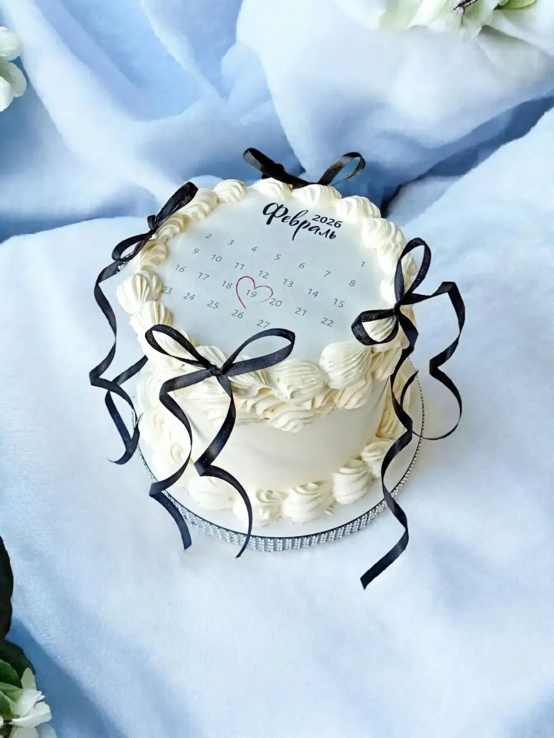 Жіночий торт Кривий Ріг, торт для жінки, торт на замовлення.