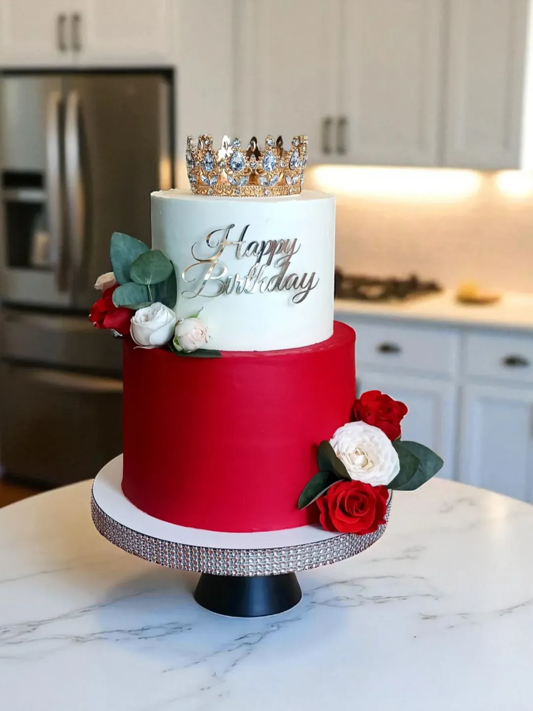 Жіночий торт Кривий Ріг, торт для жінки, торт на замовлення.