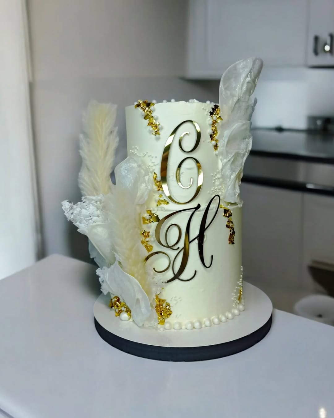 Багатоярусний торт Кривий Ріг, святковий торт, торт на замовлення.