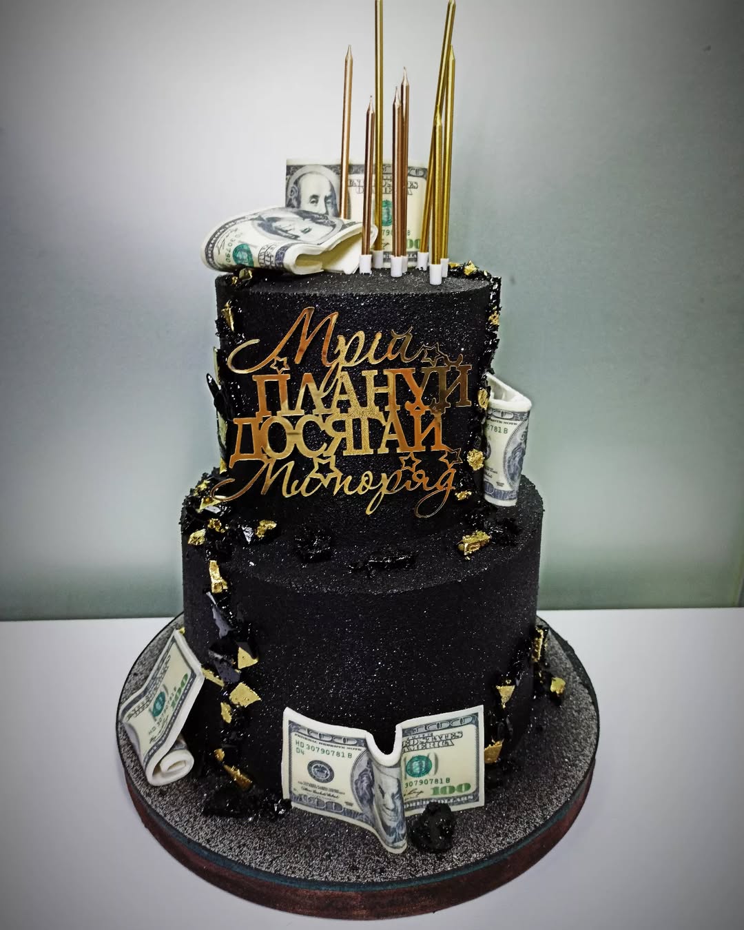 Багатоярусний торт Кривий Ріг, святковий торт, торт на замовлення.