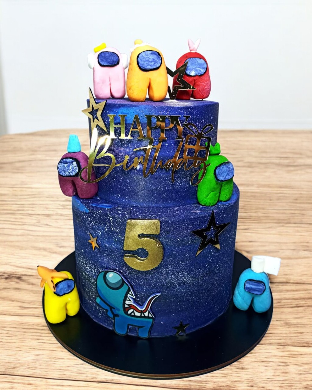 Багатоярусний торт Кривий Ріг, святковий торт, торт на замовлення.