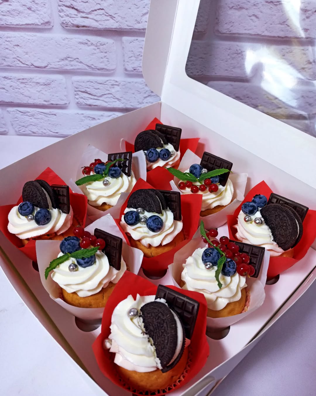 Капкейки Кривий Ріг, капкейки на замовлення, святкові десерти.