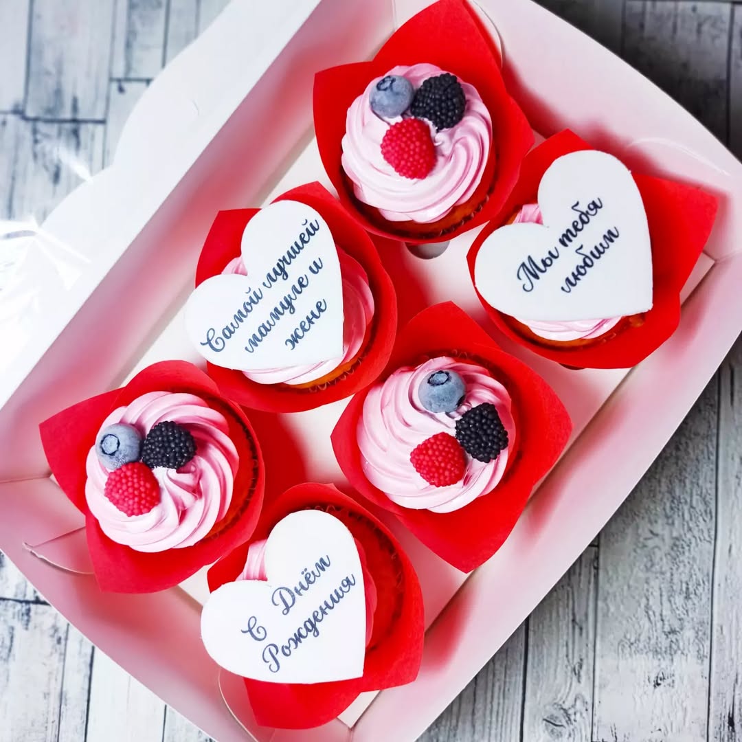 Капкейки Кривий Ріг, капкейки на замовлення, святкові десерти.
